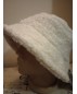Зимна дамска шапка Екзотика Крем