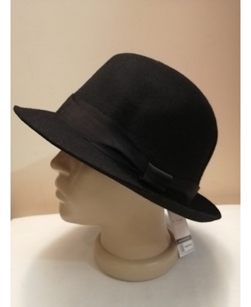 Черна дамска шапка Естествен филц